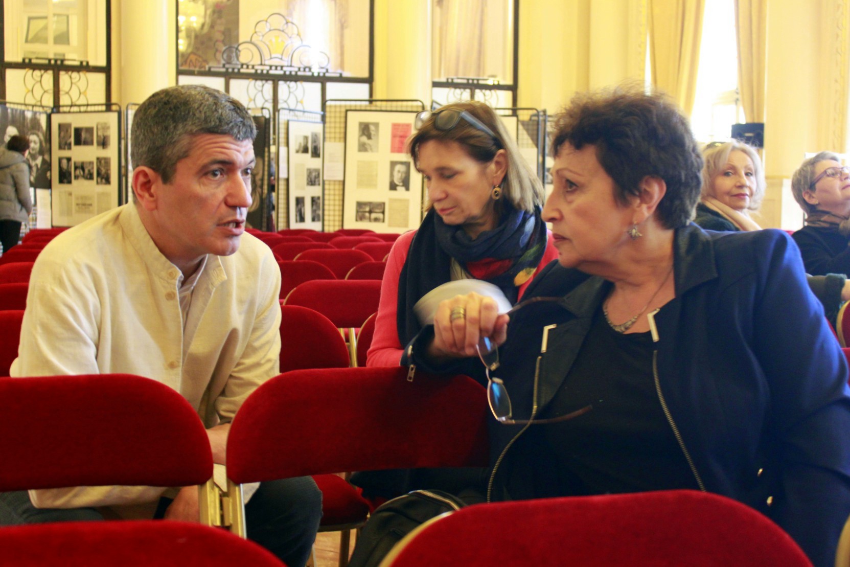 Дни русской книги в Париже Дина Рубина и ее переводчики | Вдохновить на роман