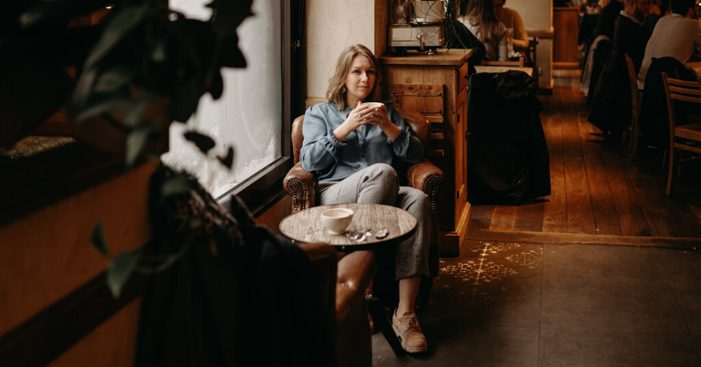 На кого подписаться в соцсетях? Екатерина Оаро писатели в соцсетях блоги писателей | Вдохновить на роман