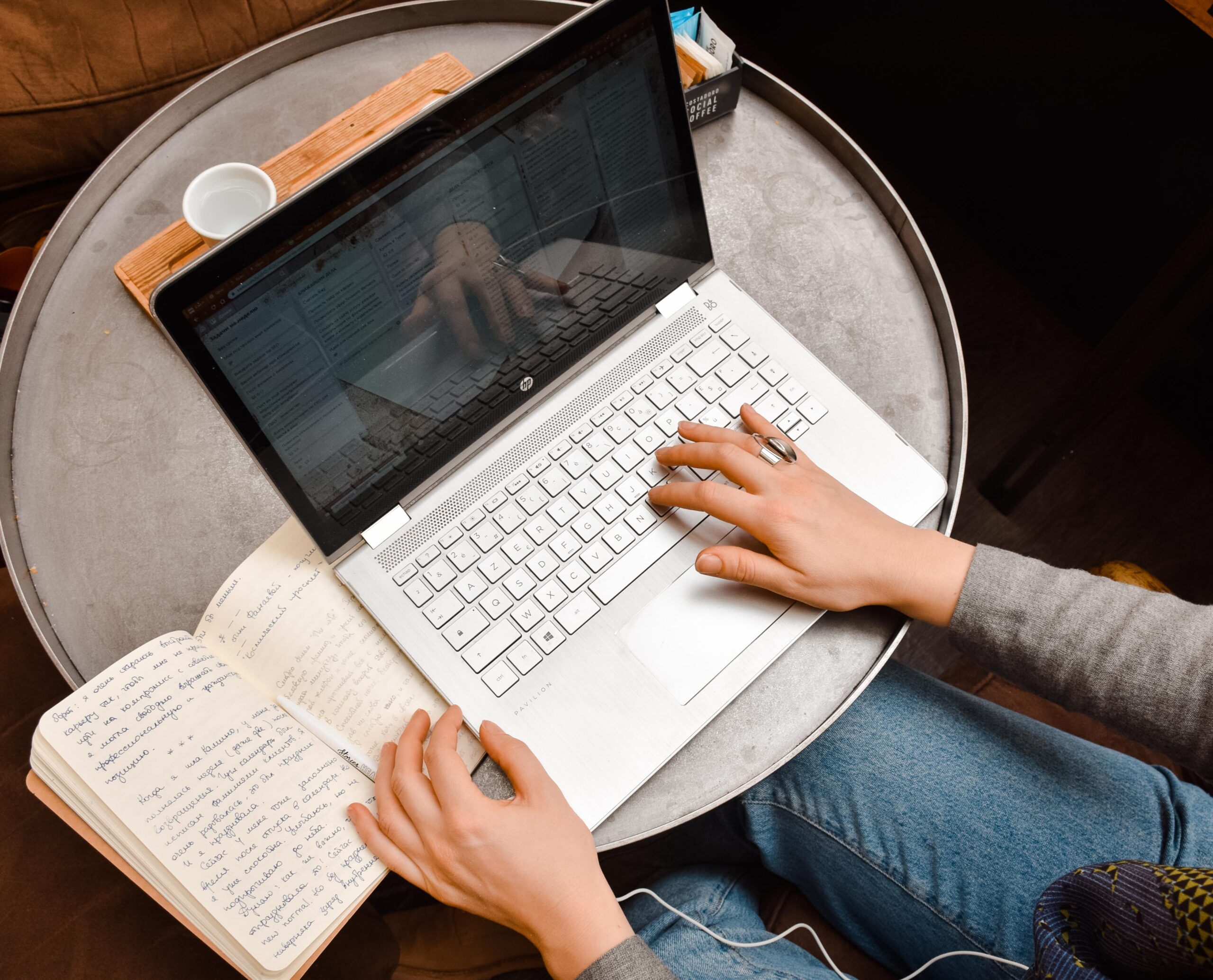 Помогать себе писать интервью Виталины Скворцовой-Охрицкой Екатерине Оаро | Вдохновить на роман